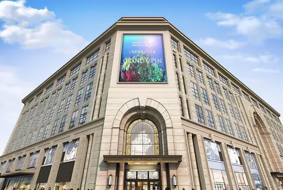 走訪10多位廣告公司客戶，才某些這份外墻燈箱制造裝置指南11